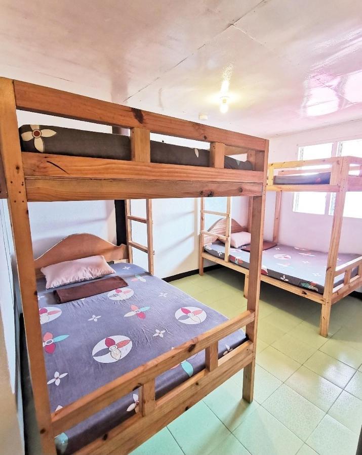 Seaside Hostel Malapascua エクステリア 写真