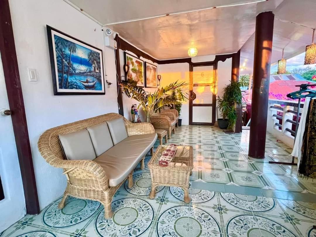 Seaside Hostel Malapascua エクステリア 写真